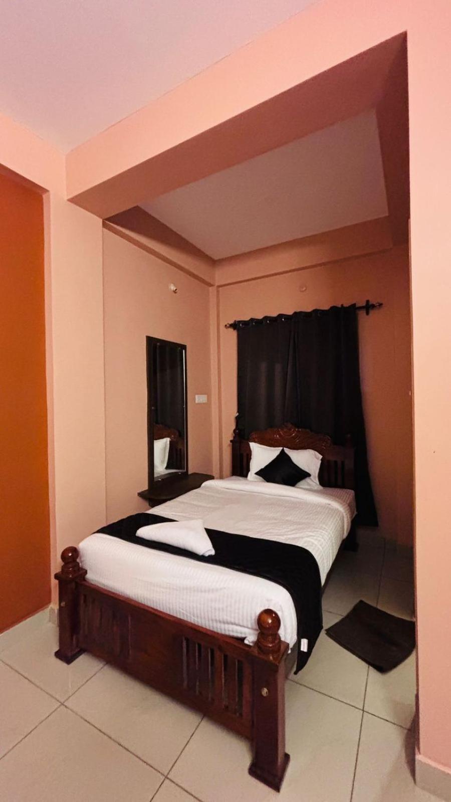 Sai Nivas Homestay بونديتْشيري المظهر الخارجي الصورة